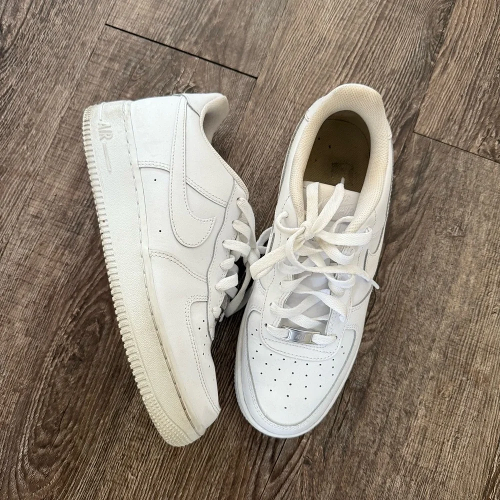 Nike Air Force 1 Shoes Youth Size 7 White Leather Sneakers Basketball Lace Up